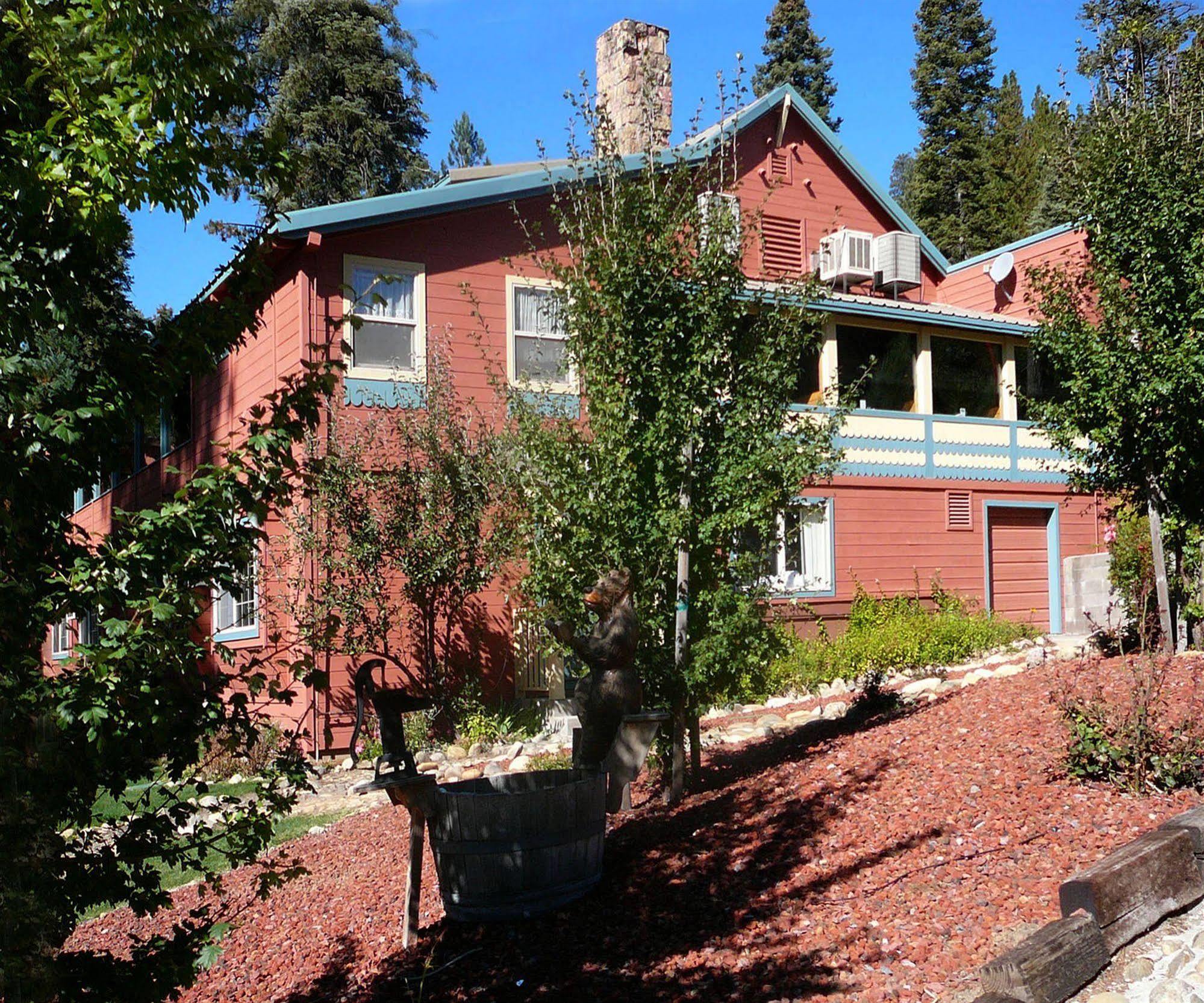 Strawberry Inn Bagian luar foto